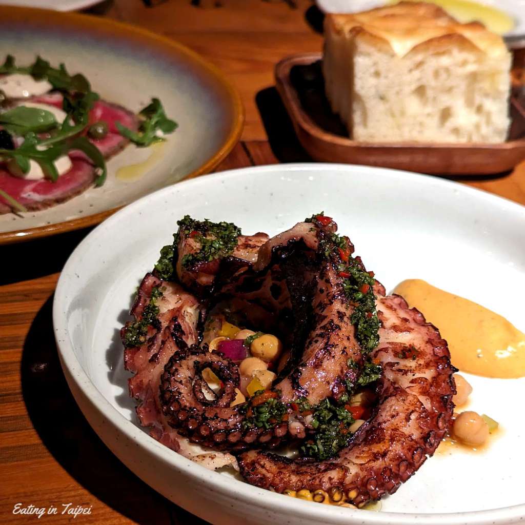 Divino Enoteca ocotpus harrisa salsa