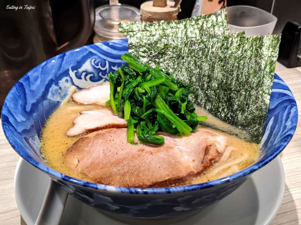 katsuramen niboshi pork soup ramen