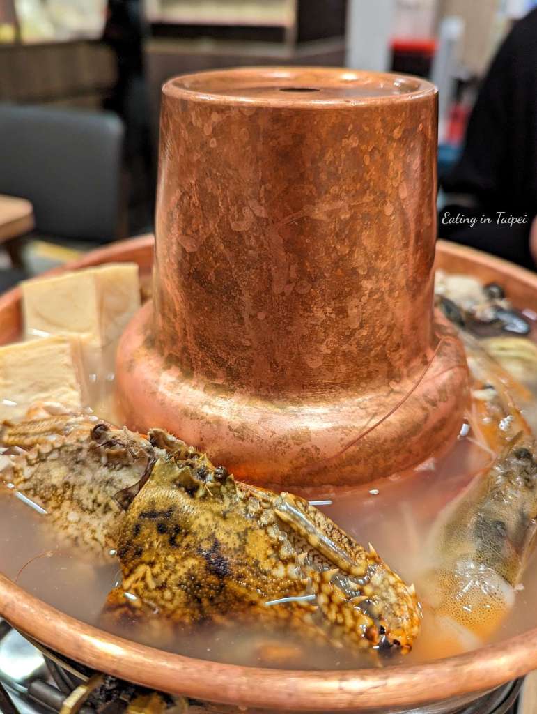 Tai He Lou pickled Chinese cabbage and pork pot crab 1